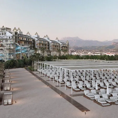 Diamond De Luxe And Hotel Colakli