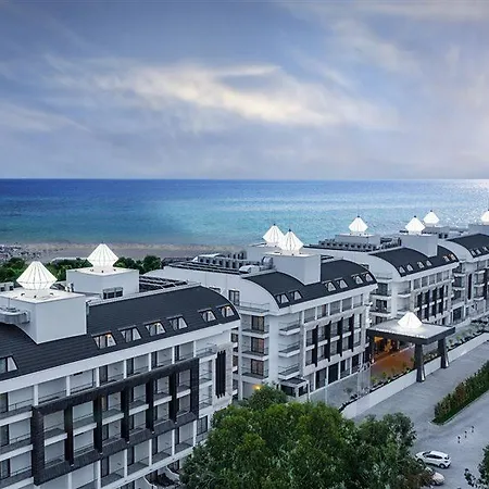 Diamond De Luxe And Hotel